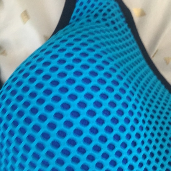 NWOT Victoria's Secret Blue Mesh Sports Bra 34B - Picture 3 of 6